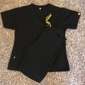 👩🏻‍⚕️ women’s scrub set